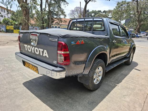 Toyota Hilux 3.0 D-4D Double Cab 2008 Gray