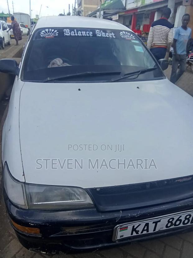 Toyota Corolla 1999 White