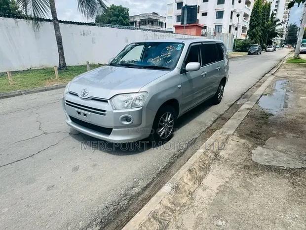 Toyota Succeed 2019 Silver