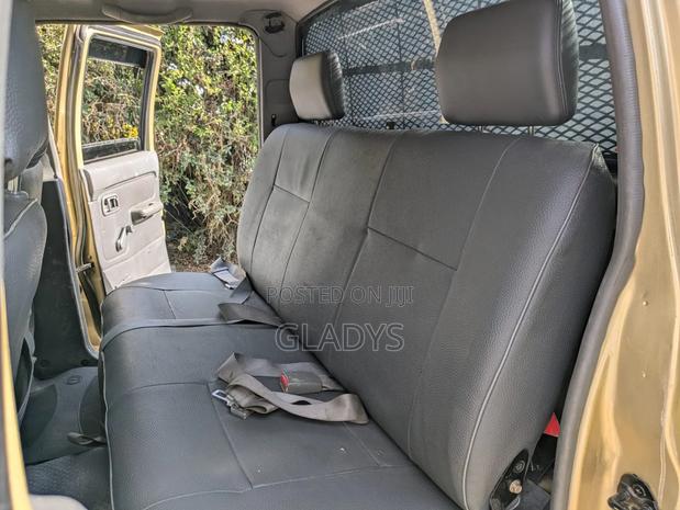 Nissan Hardbody 2007 Gold