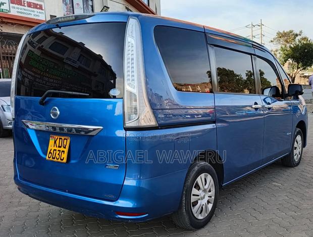Nissan Serena 2017 Blue