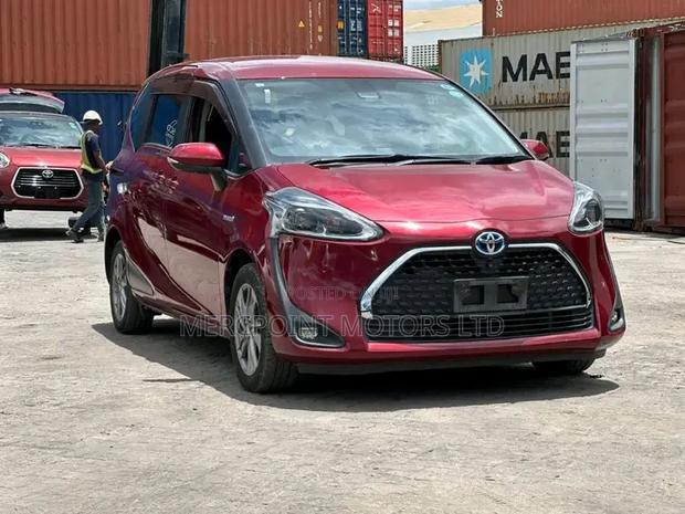 Toyota Sienta 2020 Red