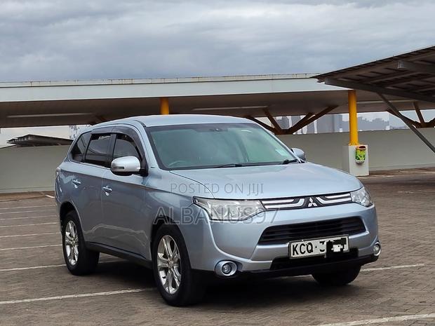 Mitsubishi Outlander 2013 Silver