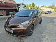 Toyota Vitz 2014 Maroon for sale