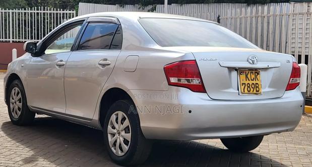 Toyota Axio 2011 Silver