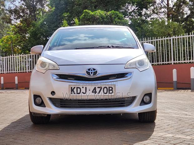 Toyota Ractis 1.5 FWD 2015 Silver