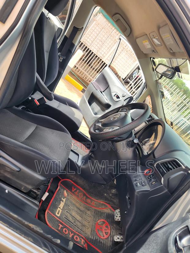 Toyota Ractis 1.5 FWD 2015 Silver