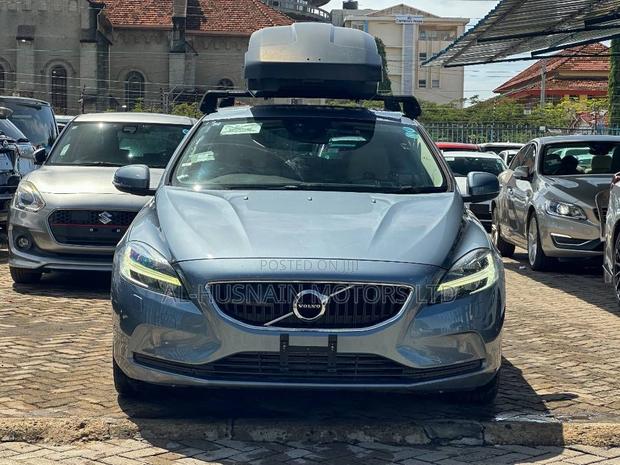 Volvo V40 2019 Gray