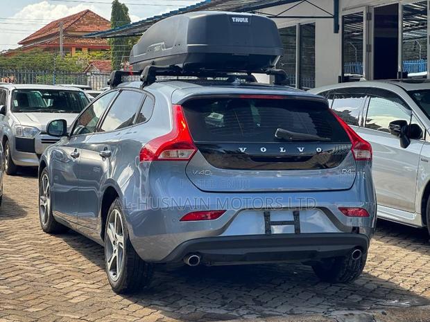 Volvo V40 2019 Gray