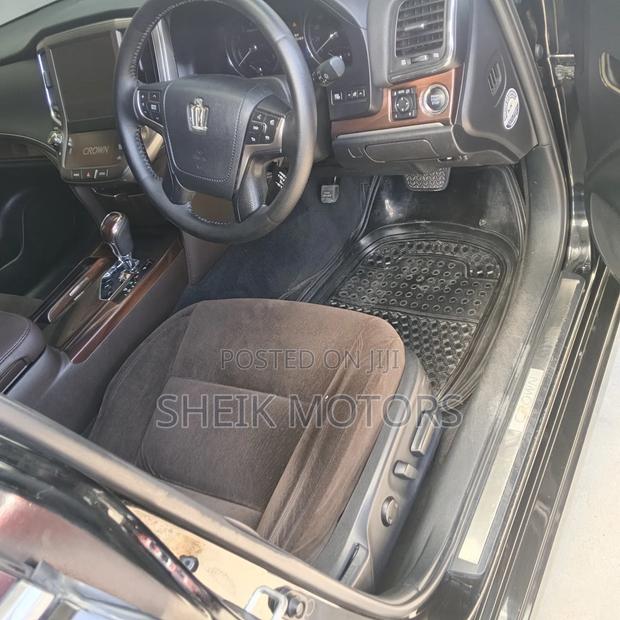 Toyota Crown 2014 Black