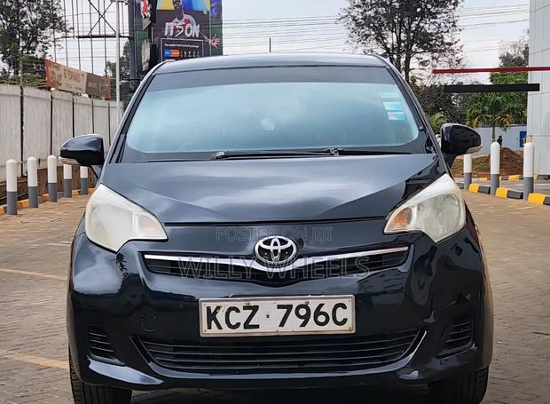 Toyota Ractis 1.5 FWD 2012 Black