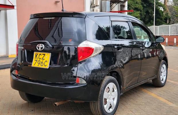 Toyota Ractis 1.5 FWD 2012 Black