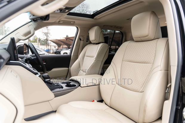 Toyota Land Cruiser LC300 2023 Black