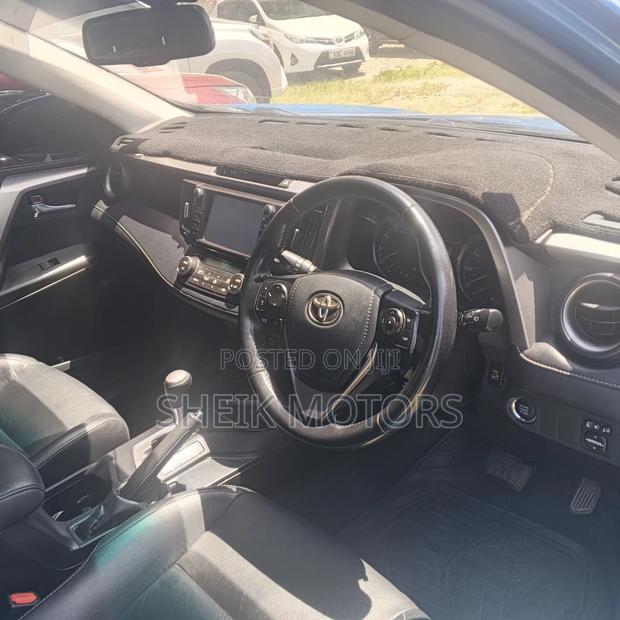 Toyota RAV4 2016 Blue