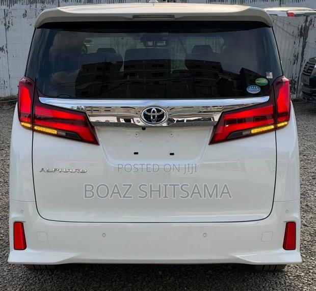 Toyota Alphard 2019 White