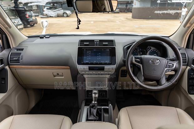 Toyota Land Cruiser Prado 2.8 2021 White