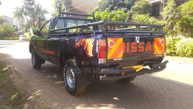 Nissan Hardbody 2009 Blue
