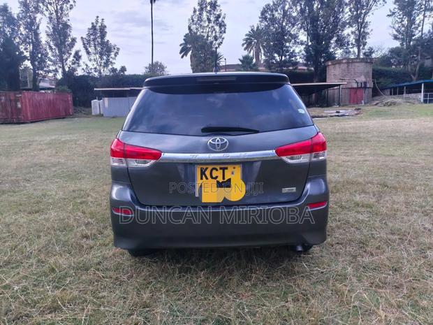 Toyota Wish 2011 Gray