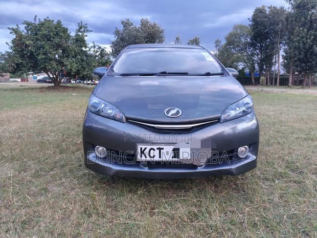Toyota Wish 2011 Gray