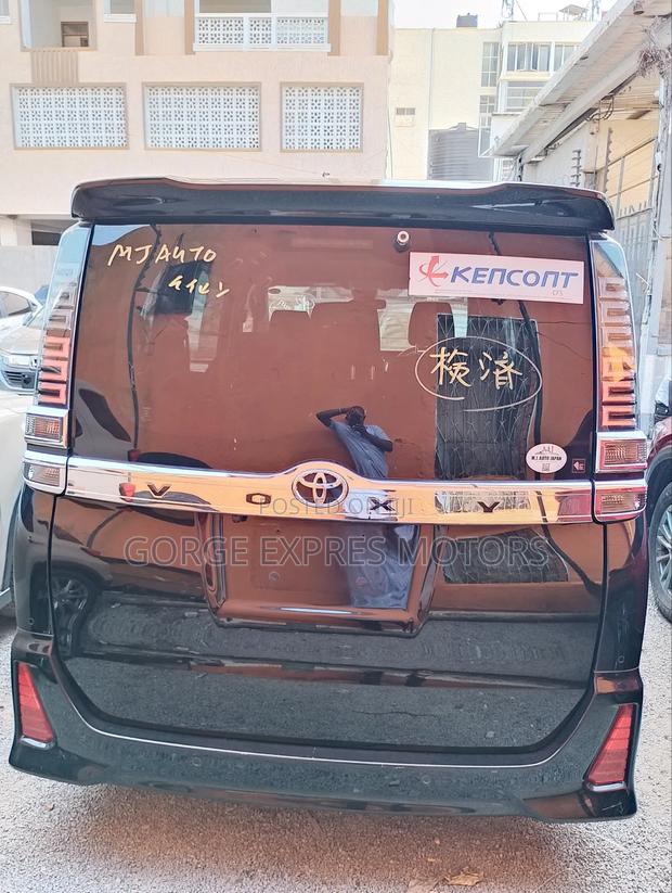 Toyota Voxy V 2WD 8-Seater 2019 Black