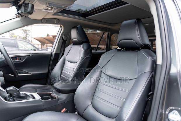Toyota RAV4 2019 Gray