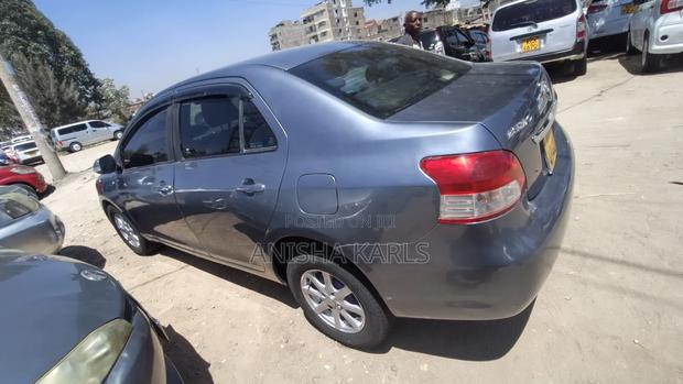 Toyota Belta 2010 Blue