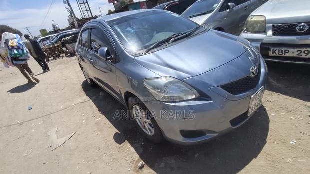 Toyota Belta 2010 Blue