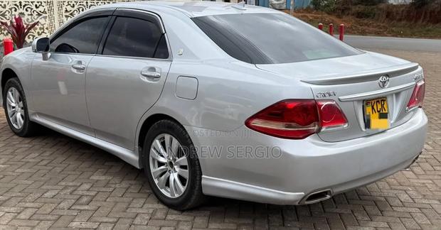 Toyota Crown 2012 Silver