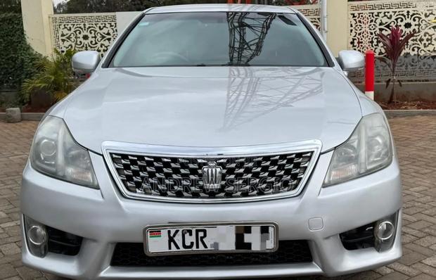 Toyota Crown 2012 Silver