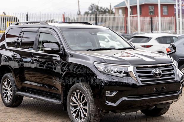 Toyota Land Cruiser Prado 2.8 2021 Black
