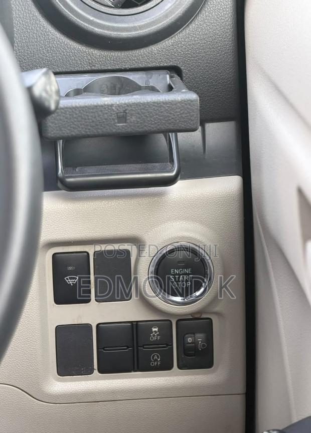 Toyota Passo 2019 Silver