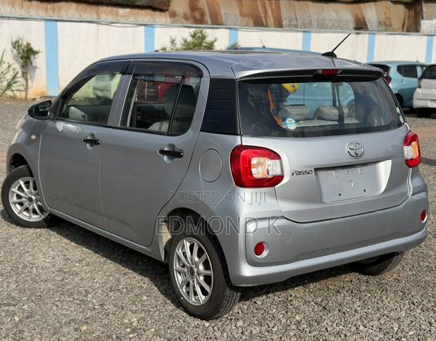 Toyota Passo 2019 Silver