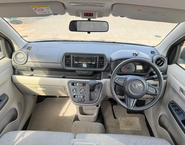 Toyota Passo 2019 Silver