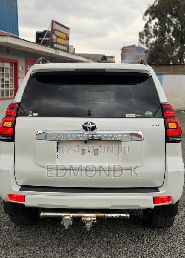 Toyota Land Cruiser Prado 2019 White
