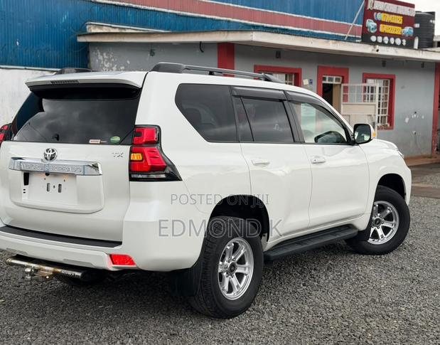 Toyota Land Cruiser Prado 2019 White