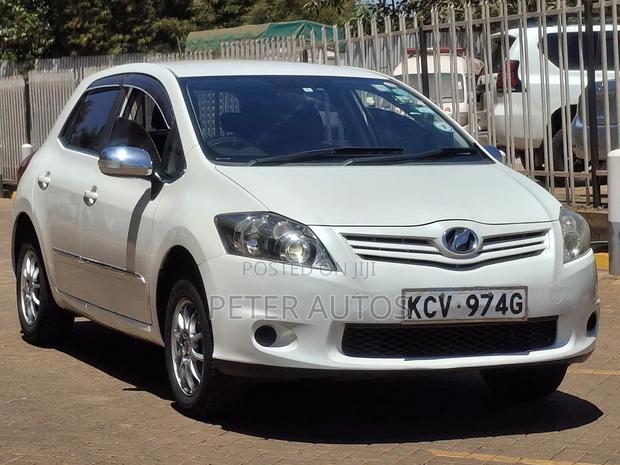 Toyota Auris 2012 White