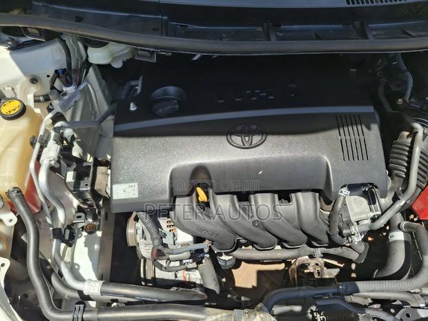 Toyota Auris 2012 White