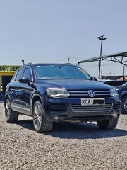 Volkswagen Touareg 2010 Black for sale