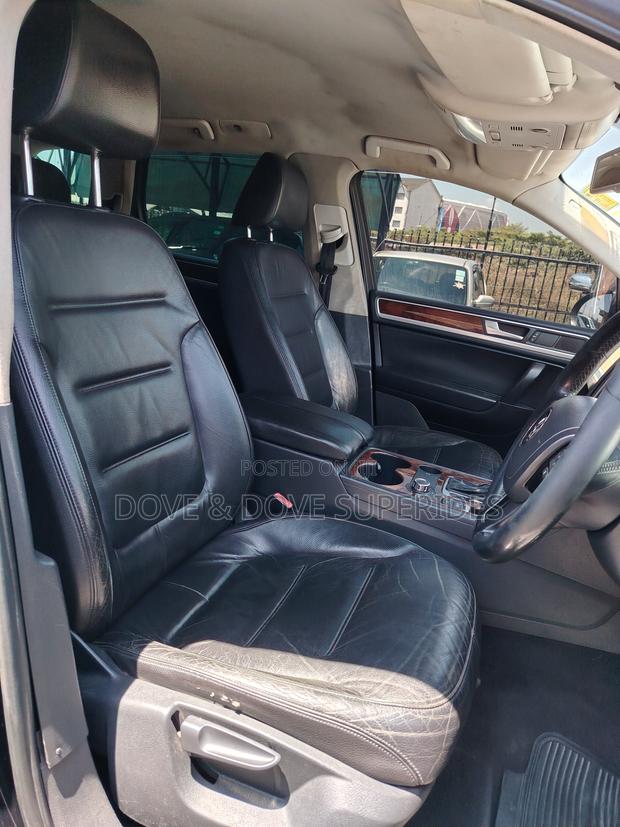 Volkswagen Touareg 2010 Black