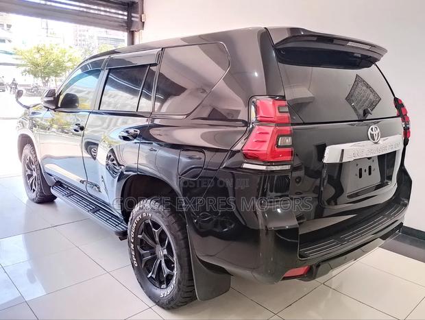 Toyota Land Cruiser Prado 2.8 2019 Black