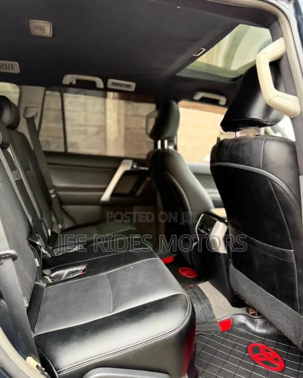 Toyota Land Cruiser Prado 2011 Matt Black