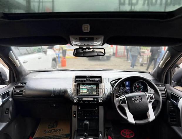 Toyota Land Cruiser Prado 2011 Matt Black