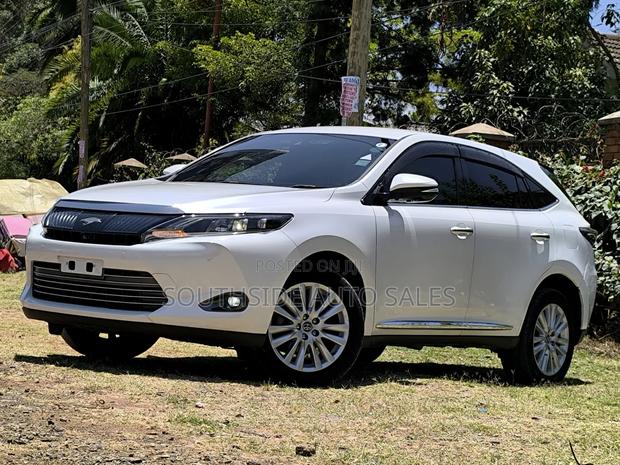Toyota Harrier 2.0 2017 White