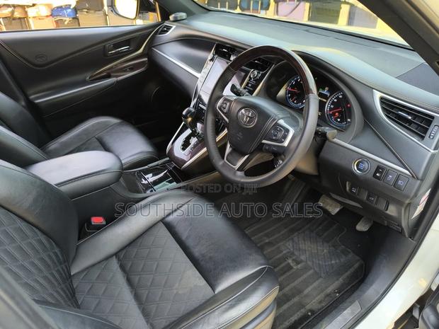 Toyota Harrier 2.0 2017 White