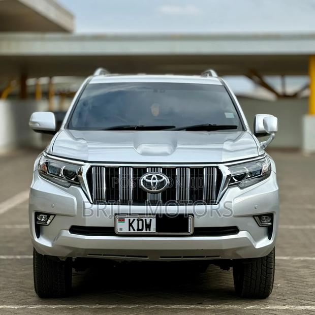 Toyota Land Cruiser Prado 2.8 2017 Silver
