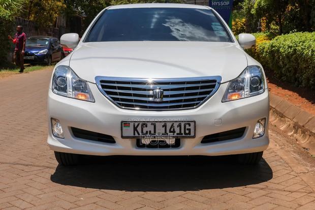 Toyota Crown 2009 Pearl