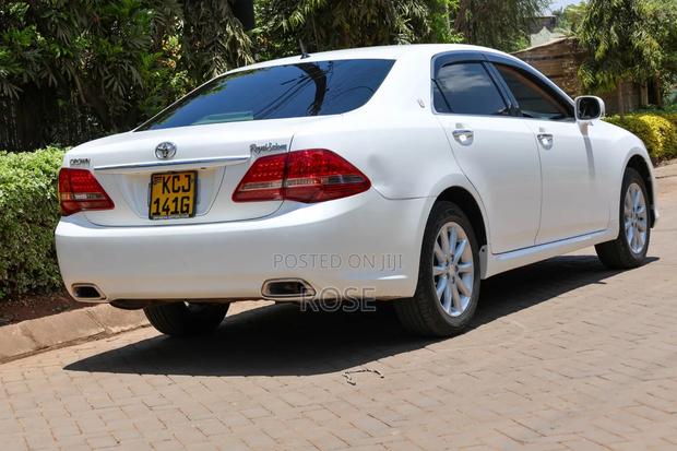 Toyota Crown 2009 Pearl