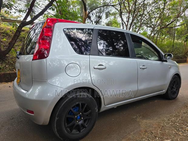 Nissan Note 2012 Silver