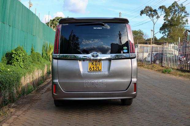 Toyota Noah 2018 Gray
