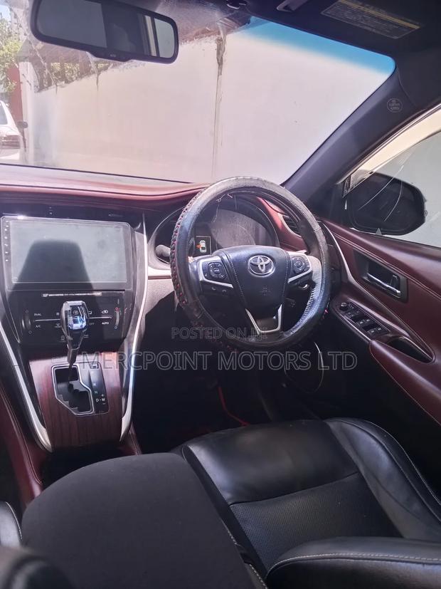 Toyota Harrier 2.0 4WD 2016 Black